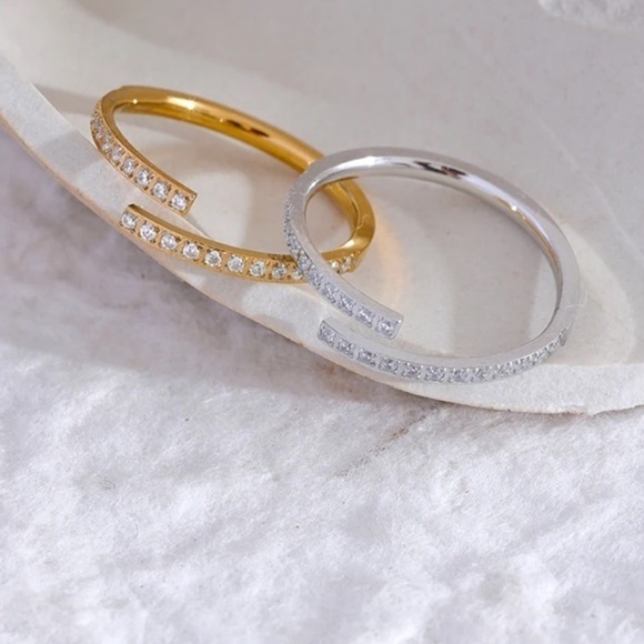 NEW Gold or Silver CZ Adjustable Twist Ring - Picture 11 of 14